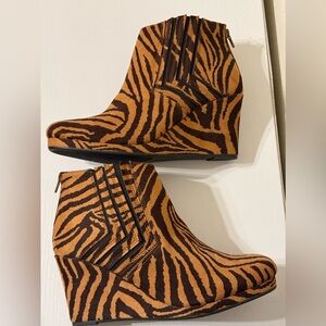 Sugar Women’s Ankle Boots sz10 Animal Print NEW!